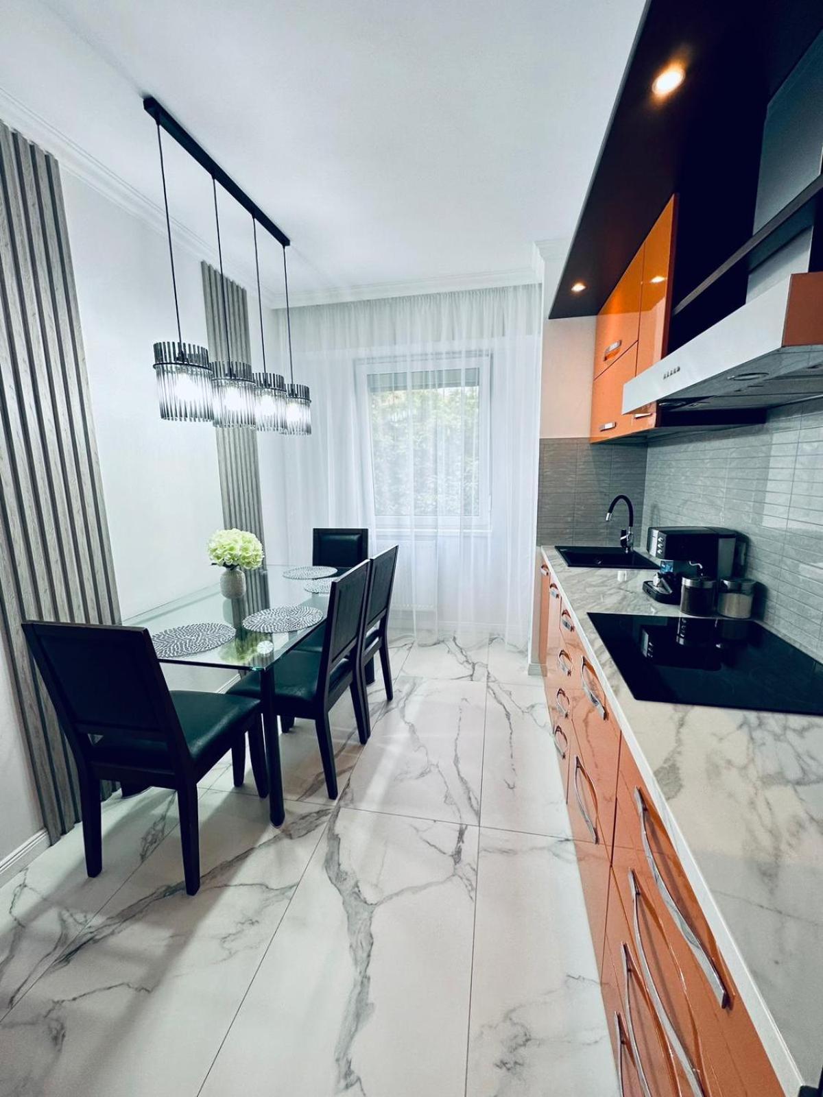 Sofiapartment Oradea Buitenkant foto